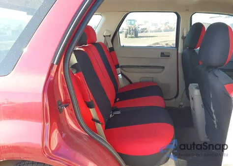 2008 Ford Escape Xls/Xls Manual z USA, uszkodzony, nr VIN 1FMCU02Z38KB05138